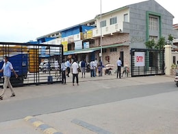 Chennai's Super-Spreader Market Partially Reopens With Strict Guidelines Chennai's Super-Spreader Market Partially Reopens With Strict Guidelines