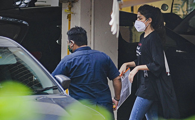 Rhea Chakraborty Questioned By Anti-Drugs Agency For 3rd Day