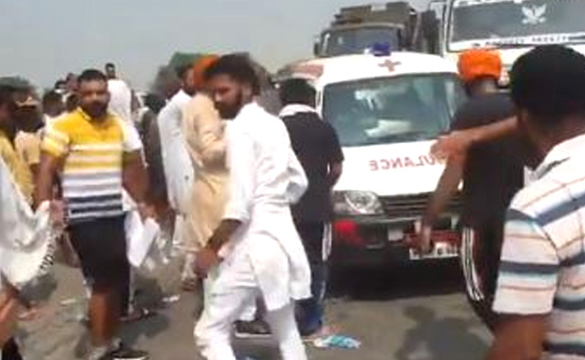 Farmers, Protesting New Agri Bills, Allow Ambulances To Pass. See Videos