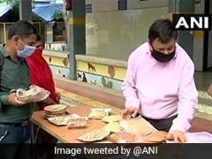 लॉकडाउन में गई दिव्यांग की Job, पत्नी संग खोला नमकीन का बिजनेस और छा गए, बोले- 'अब आत्मनिर्भर बनूंगा...'