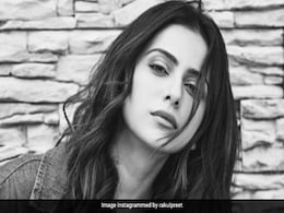 'नहीं मिला NCB का समन', रकुलप्रीत का दावा, एजेंसी के सामने पेश हुईं डिजायनर सिमोन खंबाटा 'नहीं मिला NCB का समन', रकुलप्रीत का दावा, एजेंसी के सामने पेश हुईं डिजायनर सिमोन खंबाटा