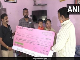 कोरोना संकट में मदद को आगे आए डायमंड कारोबारी, 32 पीड़ित परिवारों को सौंपे चेक कोरोना संकट में मदद को आगे आए डायमंड कारोबारी, 32 पीड़ित परिवारों को सौंपे चेक