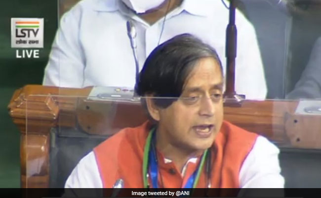ट्विटर विवाद के बीच शशि थरूर की अगुवाई वाली समिति ने IT मंत्रालय के अधिकारियों को बुलाया