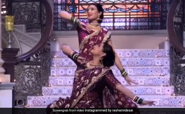 रश्मि देसाई ने जैस्मिन के साथ 'पिंगा' सॉन्ग पर किया था धमाकेदार डांस, खूब वायरल हो रहा है Video