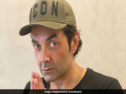 बॉबी देओल को फिल्म इंडस्ट्री में हुए 25 साल तो Tweet कर बोले- आखिरी सांस तक आप लोगों का... बॉबी देओल को फिल्म इंडस्ट्री में हुए 25 साल तो Tweet कर बोले- आखिरी सांस तक आप लोगों का...