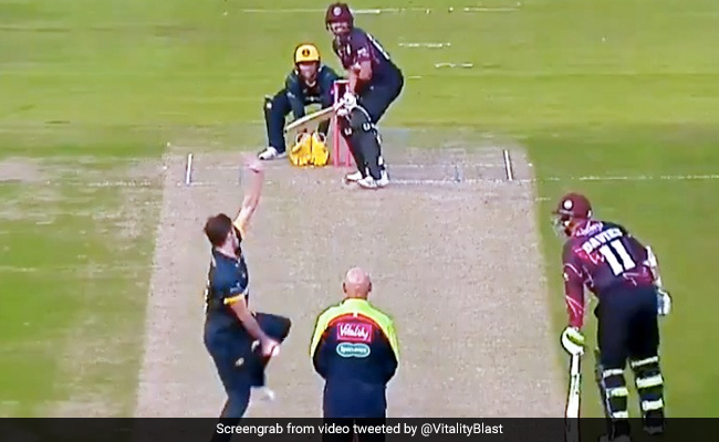 Vitality Blast 2020: बाबर आजम ने 57 गेंद पर ठोक डाला शतक, ऐसे की चौके-छक्कों की बैछार... देखें Video