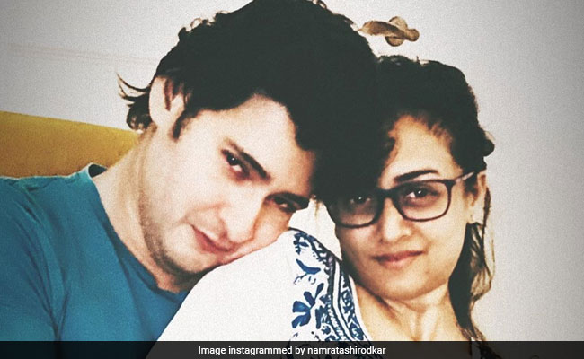 Trending: Mahesh Babu's Loved Up Pic With Wife Namrata Shirodkar