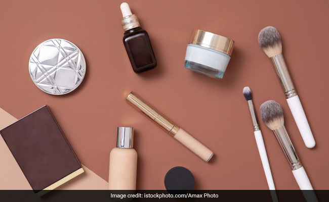 Lipsticks, Body Oils, Face Serums And More Premium Beauty Up To 50% Off