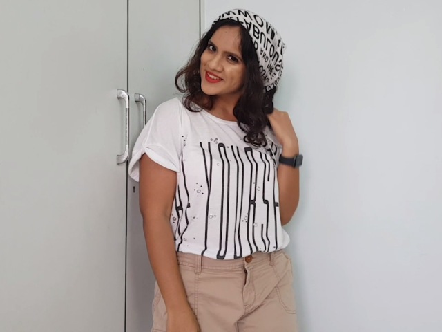 3 Fashionable Ways To Style Your Scarf