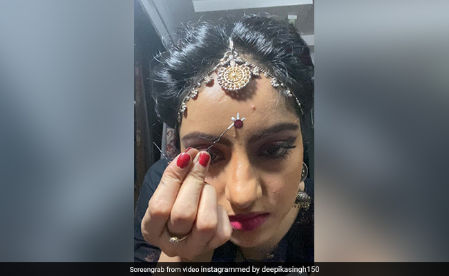 Deepika Singh ने क्लासिकल डांस से पहले किया खास अंदाज में मेकअप, देखें VIDEO