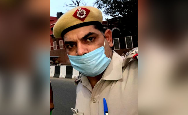 दिल्ली पुलिस के सब-इंस्पेक्टर ने सर्विस रिवॉल्वर से गर्लफ्रेंड को मारी गोली