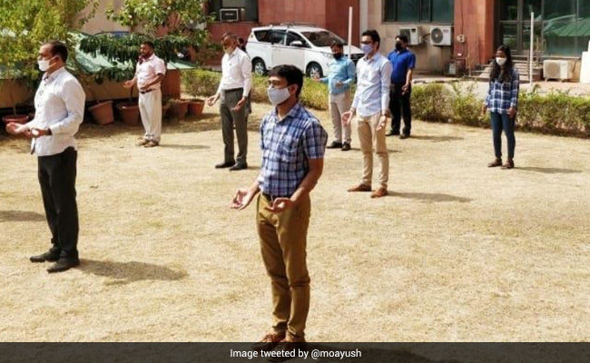 आयुष मंत्रालय ने 'योग-ब्रेक' नियम फिर से शुरू किया