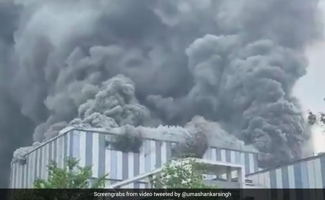 3 Dead After Huge Fire At Huawei's Factory In China