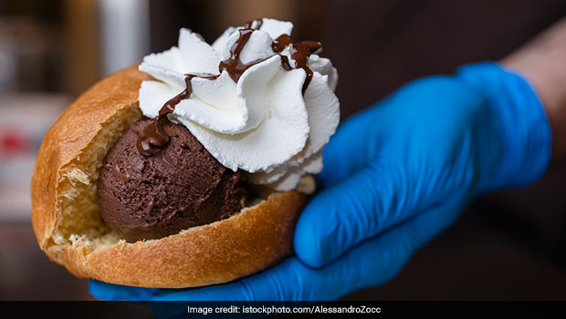 Viral Ice-Cream Vada Pav From Gujarat Challenges Mumbai's Signature Vada Pav; Twitter Is Divided