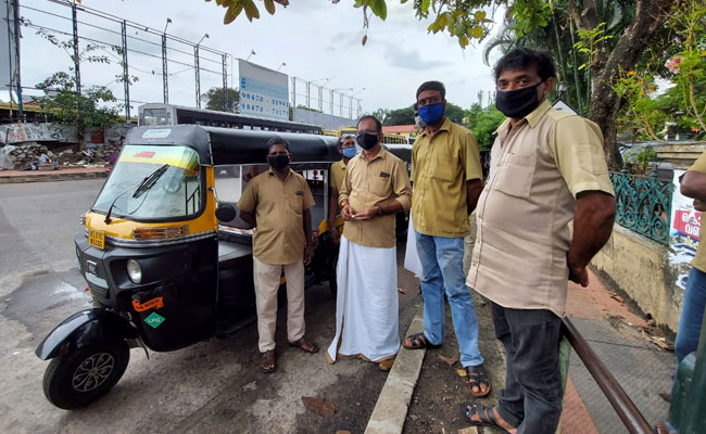 Income Severely Curtailed, Kerala Autorickshaw Drivers Brave Pandemic
