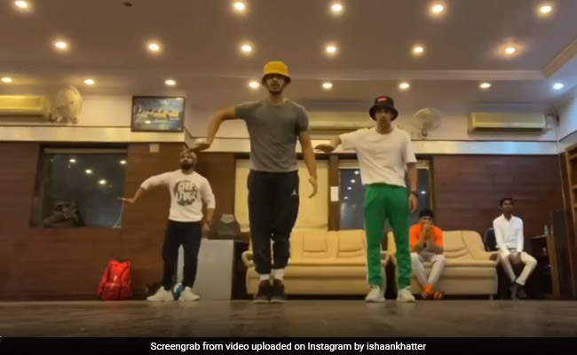 You Won't Believe How Little Time Ishaan Khatter Had To Perfect This <i>Khaali Peeli</i> Song