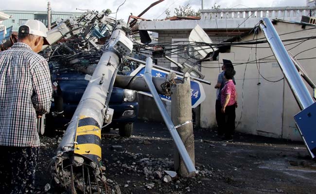 Typhoon Maysak Hits South Korea; At Least One Killed, 2,000 Evacuated