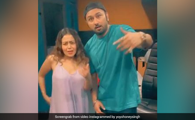 'मनाली ट्रांस' सॉन्ग पर झूमते नजर आए Neha Kakkar और यो यो हनी सिंह, Video हुआ वायरल