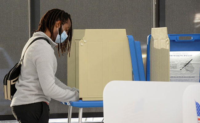US Early Voting Kicks Off In Virginia, Minnesota