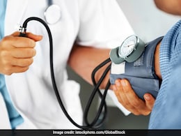 हाई ब्लड प्रेशर को करना है कम तो इन 3 चीजों से बना लें दूरी, डाइटीशियन ने कहा नीचे आने लगेगा High BP हाई ब्लड प्रेशर को करना है कम तो इन 3 चीजों से बना लें दूरी, डाइटीशियन ने कहा नीचे आने लगेगा High BP