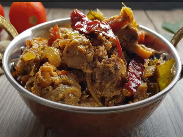 How To Make Mushroom Chettinad