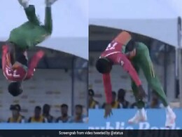 CPL 2020: विकेट लेने के बाद हवा में ऐसे उड़ गया गेंदबाज, लोग बोले, 'क्रिकेटर बना जिमनास्ट..' देखें Video CPL 2020: विकेट लेने के बाद हवा में ऐसे उड़ गया गेंदबाज, लोग बोले, 'क्रिकेटर बना जिमनास्ट..' देखें Video