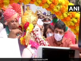 Muted <i>Ganpati Visarjan</i> In Mumbai And Pune Amid COVID-19 Muted <i>Ganpati Visarjan</i> In Mumbai And Pune Amid COVID-19