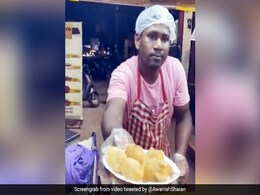 कोरोनावायरस के दौर में पानी-पूरी वाला कुछ इस तरह खिला रहा गोलगप्पे, IAS बोला - ग़ज़ब का जुगाड़ - देखें Video कोरोनावायरस के दौर में पानी-पूरी वाला कुछ इस तरह खिला रहा गोलगप्पे, IAS बोला - ग़ज़ब का जुगाड़ - देखें Video