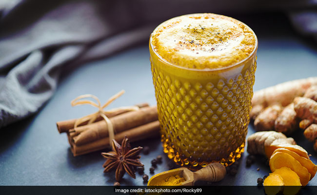 Celeb Nutritionist Rujuta Diwekar Recommends This Turmeric Drink To Manage Diabetes And Thyroid