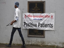 कंट्रोल से बाहर हुआ कोरोना, 1.4 करोड़ से 1.5 करोड़ मामले पहुंचने में लगा मात्र 4 दिन का वक्त कंट्रोल से बाहर हुआ कोरोना, 1.4 करोड़ से 1.5 करोड़ मामले पहुंचने में लगा मात्र 4 दिन का वक्त