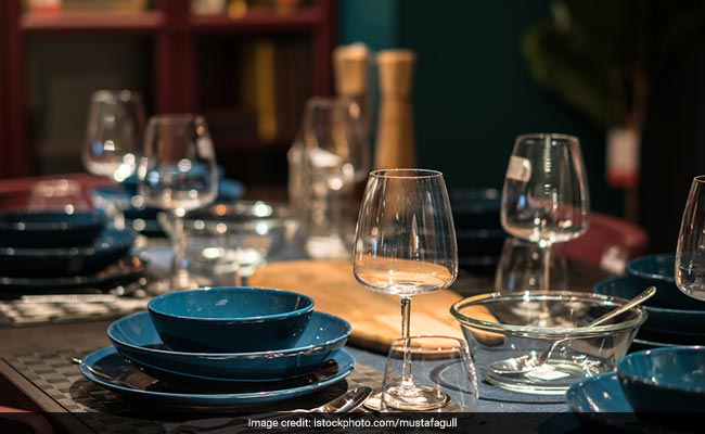 Grab These Gorgeous Dinner Sets For The Upcoming Festive Season