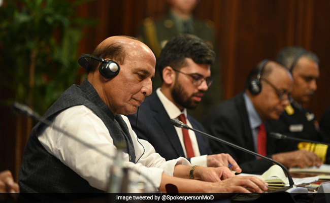 रक्षा मंत्री राजनाथ सिंह आज रात अपने चीनी समकक्ष से मॉस्‍को में करेंगे मुलाकात: सूत्र