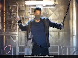 सलमान खान मास्क लगाए जंजीरों में जकड़े आए नजर, बताया इस दिन होगा Bigg Boss 14 का ग्रैंड प्रीमियर सलमान खान मास्क लगाए जंजीरों में जकड़े आए नजर, बताया इस दिन होगा Bigg Boss 14 का ग्रैंड प्रीमियर