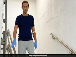 Kremlin Critic, Who Was Allegedly Poisoned, Discharged From Hospital Kremlin Critic, Who Was Allegedly Poisoned, Discharged From Hospital