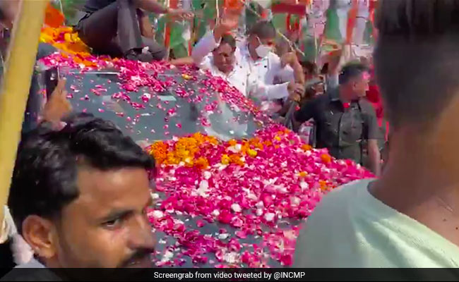 Kamal Nath Holds Road Show In Jyotiraditya Scindia's Bastion Gwalior Ahead Of Bypolls