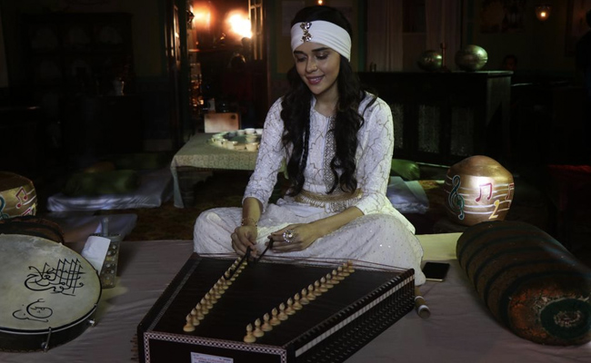 Ishq Subhan Allah: जारा सिद्दीकी सीख रही हैं संतूर बजाना, बन गई हैं म्यूजिक हीलर