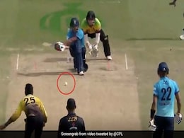 CPL 2020: अफगान बल्लेबाज ने उल्टा बल्ला घुमाकर जड़ा ऐसा छक्का, देखता रह गया गेंदबाज़... देखें Video CPL 2020: अफगान बल्लेबाज ने उल्टा बल्ला घुमाकर जड़ा ऐसा छक्का, देखता रह गया गेंदबाज़... देखें Video