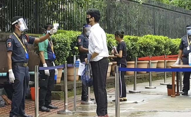 Staggered Seating, Face Masks As Lakhs Take JEE Exam Today: 10 Points