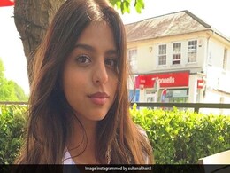 Suhana Khan ने अपने पिता शाहरुख खान और बेस्ट फ्रेंड को इस खास अंदाज में किया बर्थडे विश, फोटो हुई वायरल Suhana Khan ने अपने पिता शाहरुख खान और बेस्ट फ्रेंड को इस खास अंदाज में किया बर्थडे विश, फोटो हुई वायरल