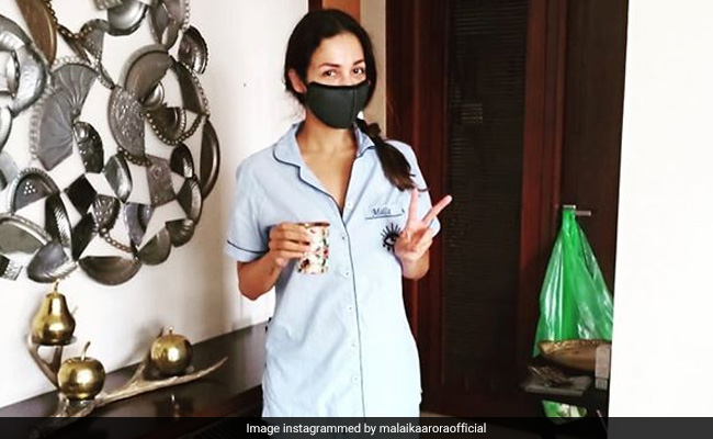 मलाइका अरोड़ा का कोरोना हुआ ठीक, Photo पोस्ट कर बोलीं- बहुत दिनों बाद अपने कमरे से बाहर निकली...