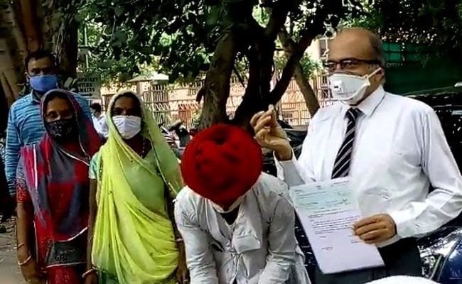 "Doesn't Mean I've Accepted Verdict": Prashant Bhushan Pays Re 1 Fine