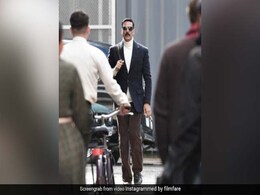 Bellbottom Photos: हाई नेक स्वेटर, लंबी मूछ, अक्षय कुमार का रेट्रो लुक सोशल मीडिया पर वायरल Bellbottom Photos: हाई नेक स्वेटर, लंबी मूछ, अक्षय कुमार का रेट्रो लुक सोशल मीडिया पर वायरल