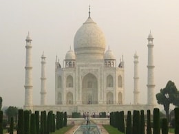 ताजमहल की दीवार से 500 मीटर दायरे में फिलहाल दुकानें नहीं हटेंगीं, सुप्रीम कोर्ट ने दी अंतरिम राहत ताजमहल की दीवार से 500 मीटर दायरे में फिलहाल दुकानें नहीं हटेंगीं, सुप्रीम कोर्ट ने दी अंतरिम राहत
