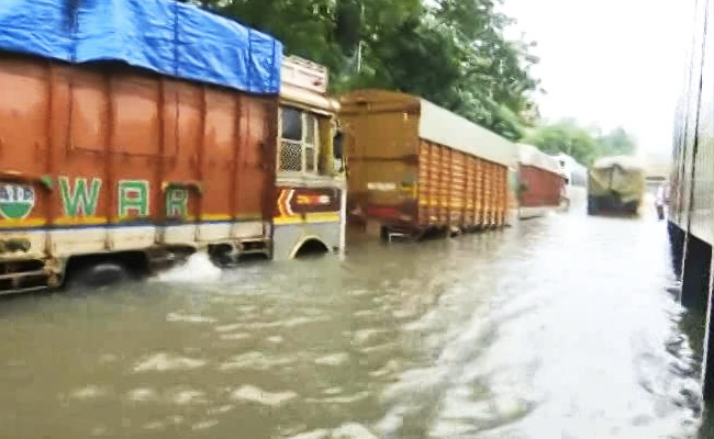Mumbai Rains LIVE: Rail Services Affected Due To Continuous Heavy Rains