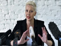 Belarus Opposition Leader "Tore Up Passport" To Avoid Expulsion Belarus Opposition Leader "Tore Up Passport" To Avoid Expulsion