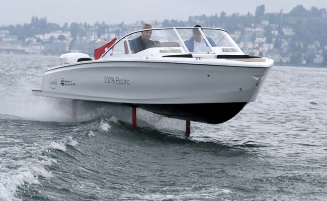 "Flying" Electric Speedboat Debuts On Switzerland's Lakes