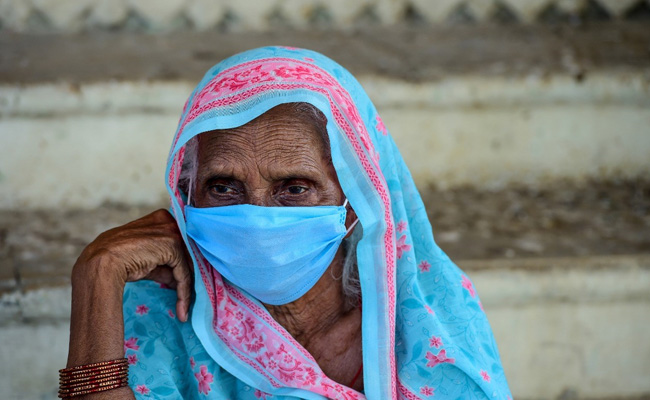 Amid Covid Spike, Masks Mandatory For Pregnant Women, Elderly In Kerala