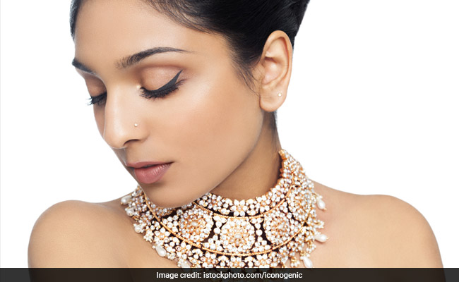 Stand Out In A Crowd With These Traditional Chokers