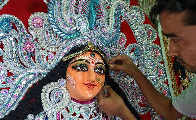 Durga Puja 2020: Month-Long Gap Between <i>Mahalaya</i> And <i>Shashthi</i> Explained