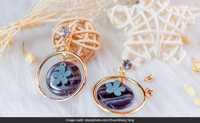Pretty Floral Jewellery To Add A Colourful Touch To Your Casual Looks